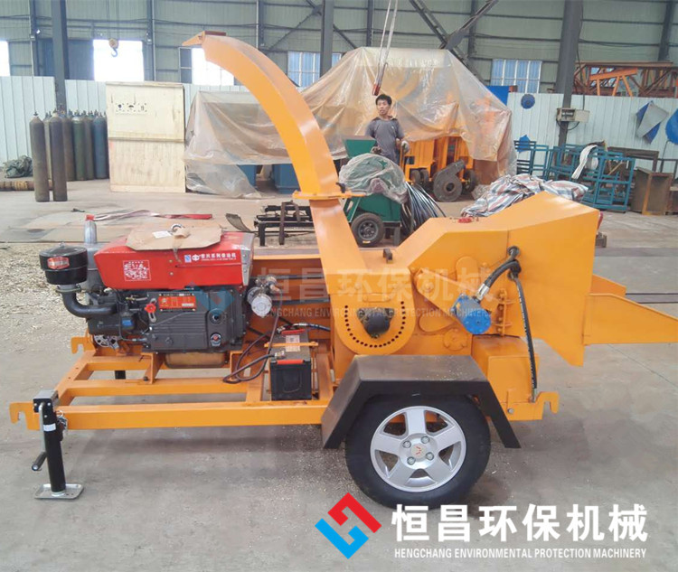 大型移動(dòng)式樹枝粉碎機(jī) 大型移動(dòng)式樹枝粉碎機(jī)